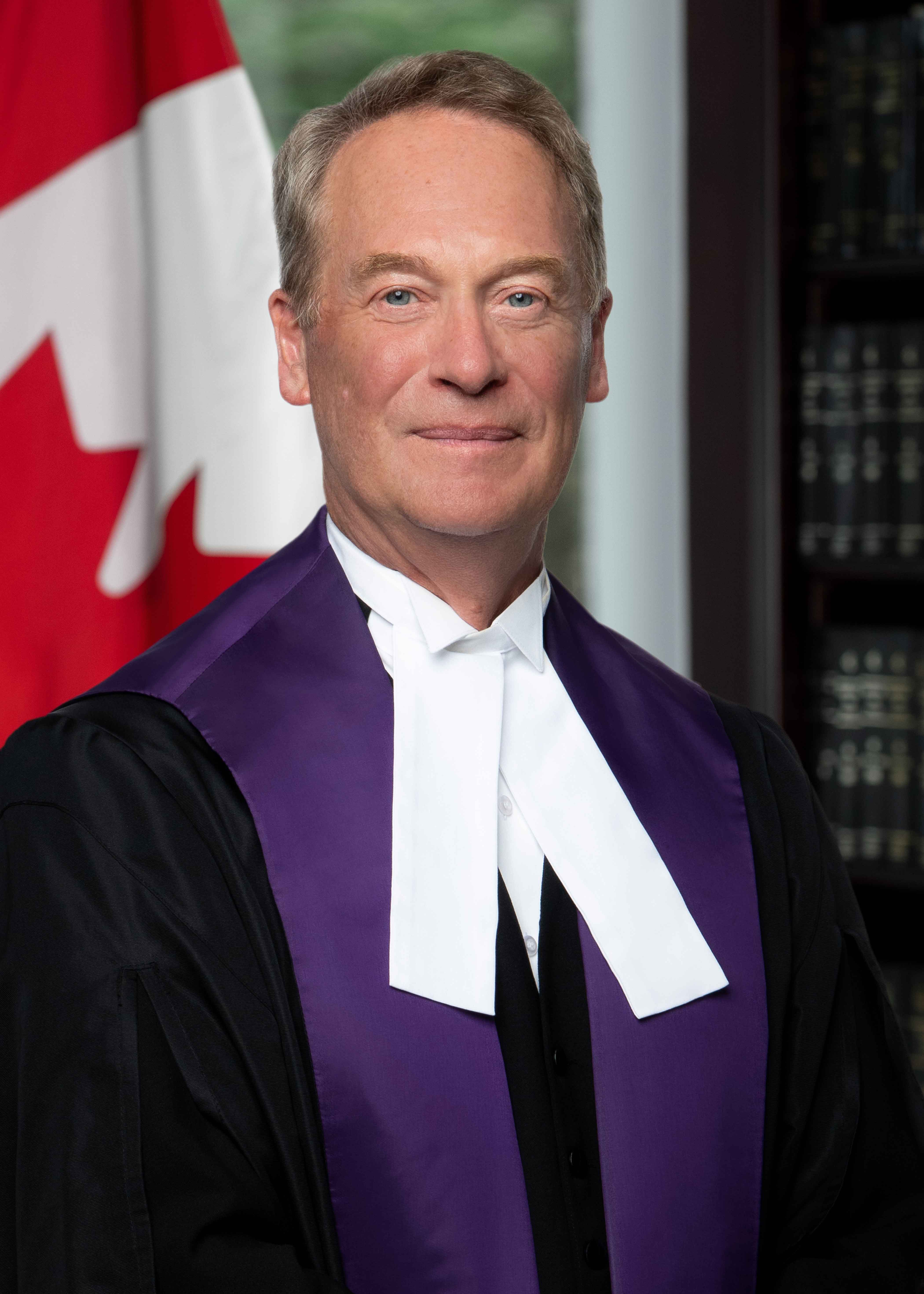 image: L'honorable Bruce Russell